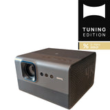 BenQ GP520 4K Beamer - Schrägansicht mit Lautsprechergitter