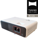 BenQ X500i Beamer - Schrägansicht Objektiv HEIMKINO.de Tuning Edition Logo