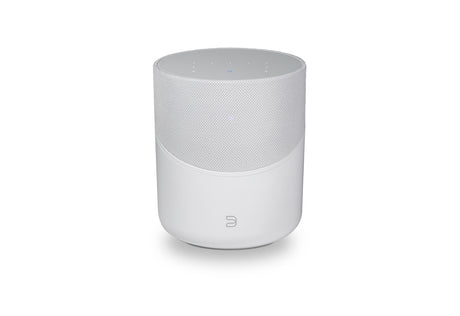 Bluesound PULSE M Weiß Streaming-Lautsprecher - Schrägansicht mit Bedienfeld oben