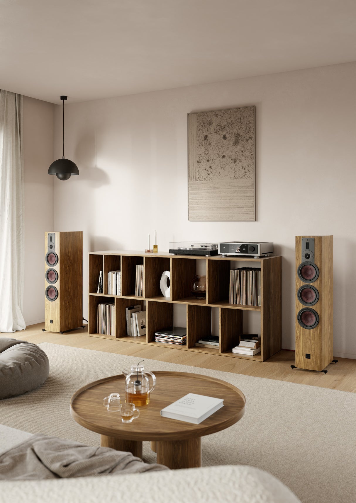 DALI RUBIKORE 8 Standlautsprecher - Wohnzimmer-Ambiente