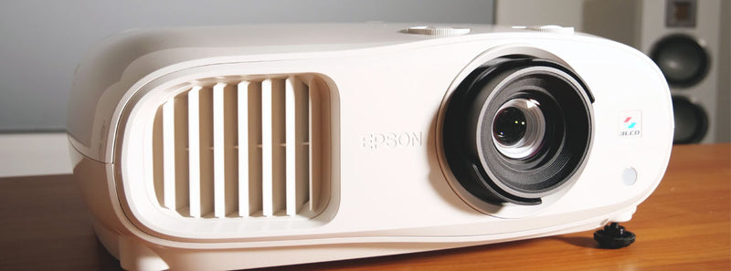 Epson TW7000 Front Objektiv