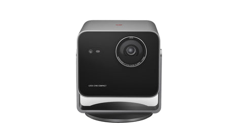 Leica Cine Compact 1 4K Beamer - Frontansicht mit Objektiv