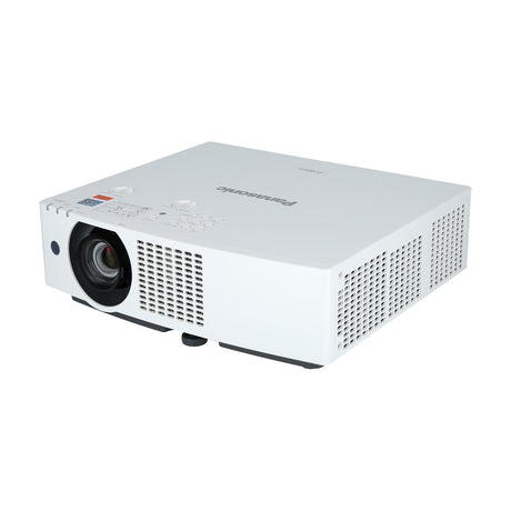 Panasonic PT-VMZ51 WUXGA Laser Golf Beamer - Schrägansicht Nahaufnahme