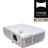 ViewSonic V754K Heimprojektor B-Ware Platin - Schrägansicht Objektiv und Lüftung
