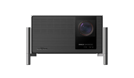 XGIMI Titan Noir Pro Beamer - Frontansicht mit Harman Kardon Lautsprecher
